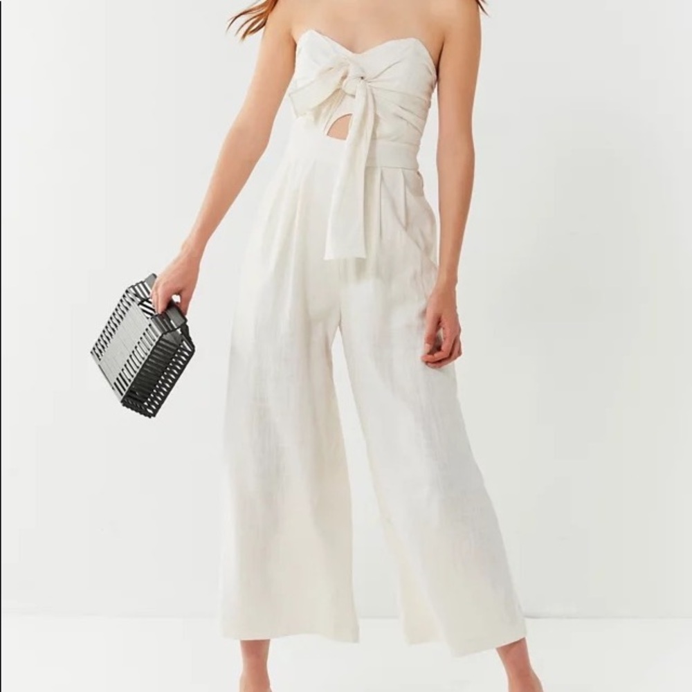 ASTR the Label Mara cut out jumpsuit in size small white cream